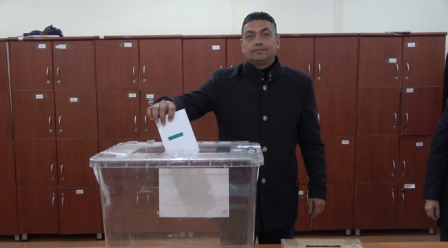 Bulgaristan'da ikinci tura kalan Cumhurbaşkanlığı seçimleri başladı