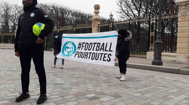 Fransa'da kadınlar müsabakalarda başörtüsü yasağını protesto etti
