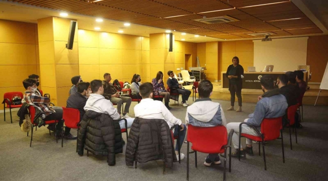 Genç Antalya Gönüllüleri Programı'nın eğitimleri başladı