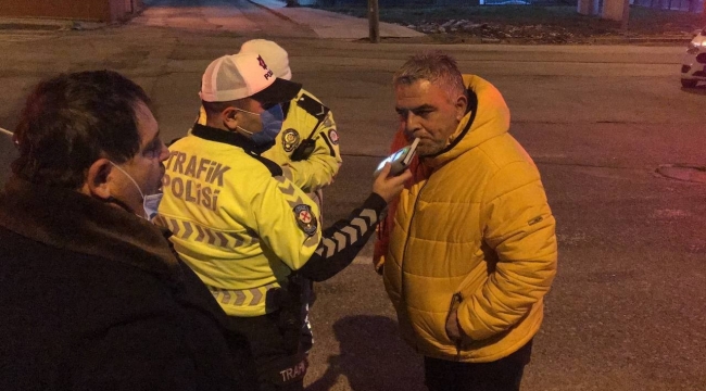 Taksi şoförü kaza yapınca alkollü olduğu ortaya çıktı