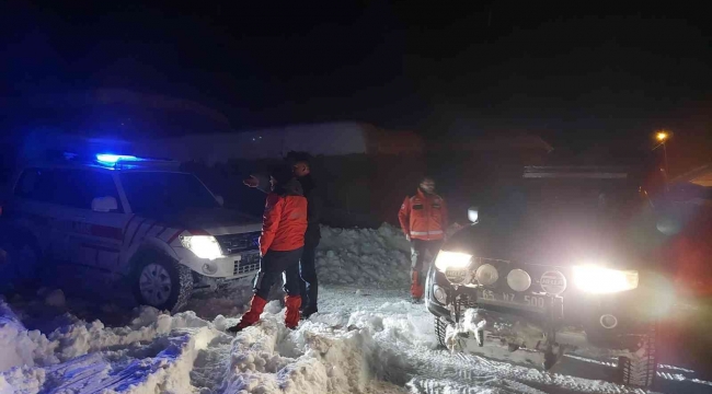 Van'da sağlık çalışanlarının zorlu kış nöbeti devam ediyor