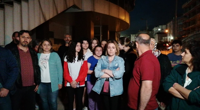 Sporcuları havuzdan çıkartıp tüm takımı diskalifiye ettiler