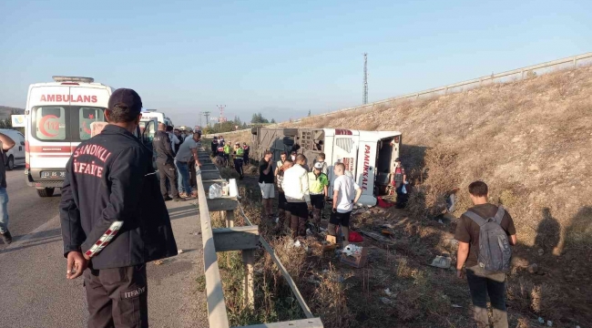 Asker adaylarını taşıyan otobüs devrildi: 30 yaralı