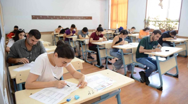 Azerbaycanlı öğrenciler, Anadolu Üniversitesi Açıköğretim Fakültesi yaz okulu sınavlarında ter döktü