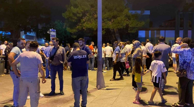 Bağcılar'da taksiciye saldırı: Fazladan istediği fişi vermeyen taksicinin boğazını kesti