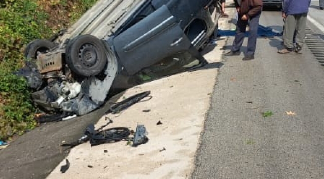Tokat'ta hafif ticari araç takla attı: 3 yaralı