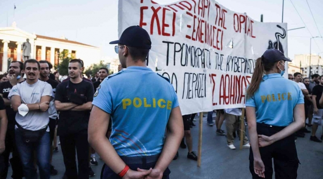 Yunanistan'da üniversite öğrencilerinden protesto