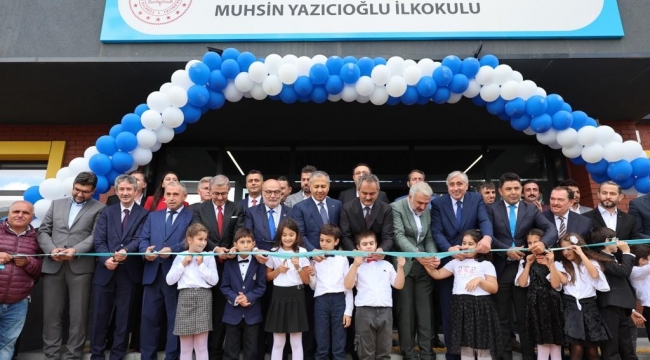 Milli Eğitim Bakanı Mahmut Özer, Eyüpsultan'da okul açılışına katıldı