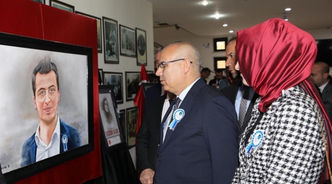 Niğde Valisi öğretmeninin gününü kutladı
