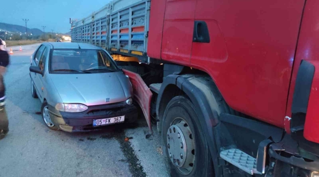 Tırın yakıt deposuna çarpmaktan son anda kurtuldu