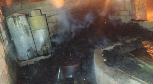 Van'da depodaki yangında kışlık erzak ve kömürler yandı