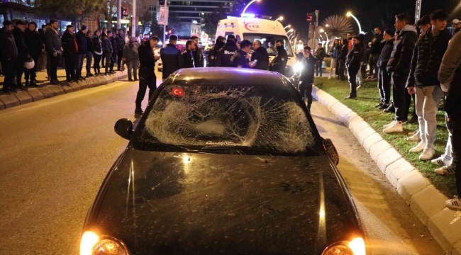 Edirne'de feci kaza: Otomobilin çarptığı 3 yayadan ikisi ağır yaralandı