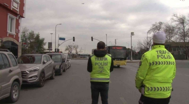 Kadıköy'de dron destekli denetim: Kaçan taksiciye ceza kesildi