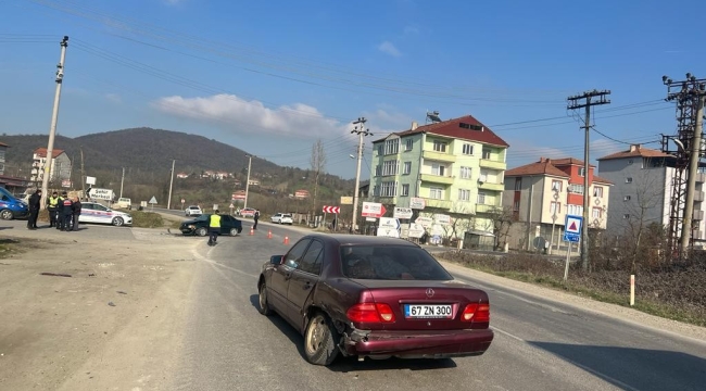 Köy yolundan kontrolsüz çıkan araç kazaya sebebiyet verdi: 2 yaralı