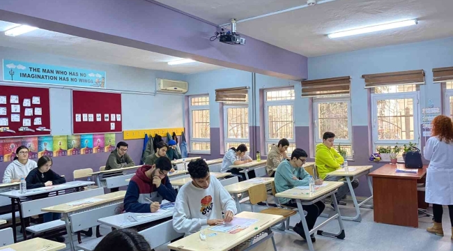 Sultangazi'de üniversite sınavı provası yapıldı