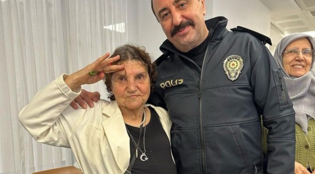 İzmir'de polisten huzurevine duygulandıran ziyaret