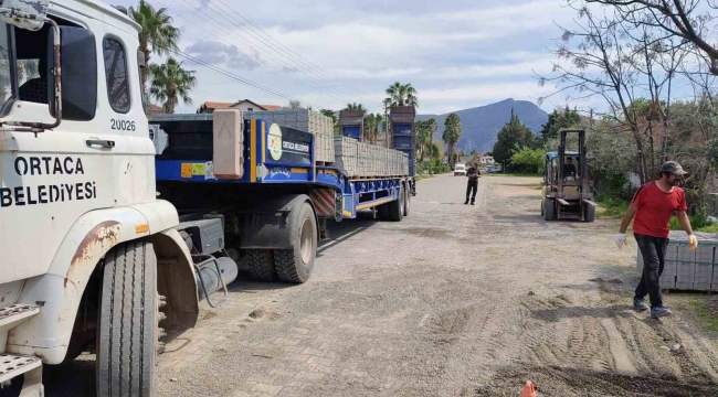 Ortaca'da yollar yenileniyor