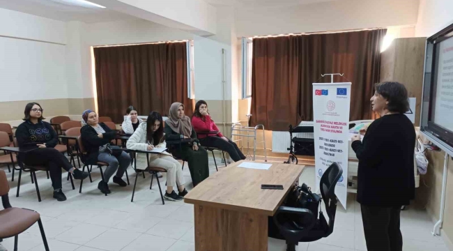 Sarıgöl'deki 5 öğrenci Almanya'da yaşlı ve hasta bakım stajı yapacak
