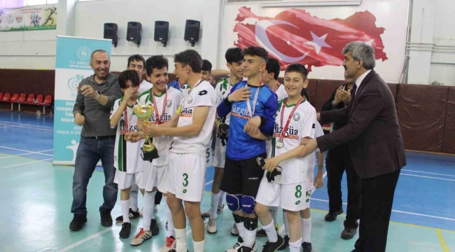Bu çocukların iki yıldır bileği bükülmüyor