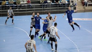 Beşiktaş'ı 36-33 yenen Sakarya Büyükşehir adını finale yazdırdı