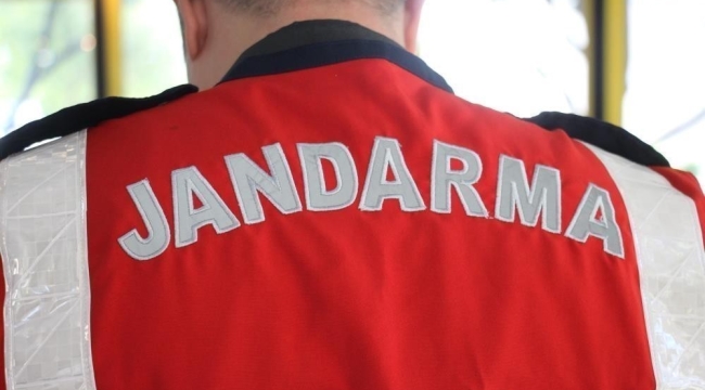 Uyuşturucu ticareti yaptıkları esnada suçüstü yakalandılar
