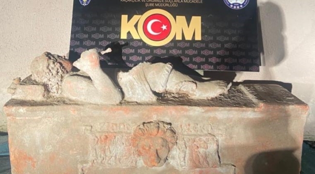 Eski Roma Dönemine ait lahit mezar ele geçirildi