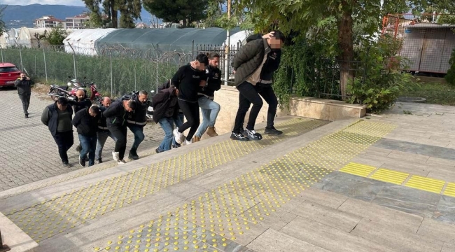İzmir'de eğlence mekanındaki silahlı kavgaya 6 tutuklama