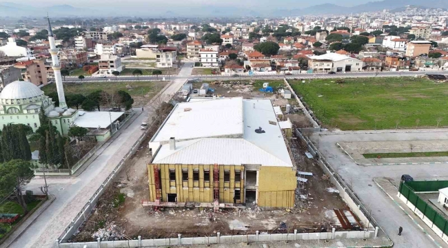 Bergama'nın yeni Gençlik Merkezi yapımında sona gelindi