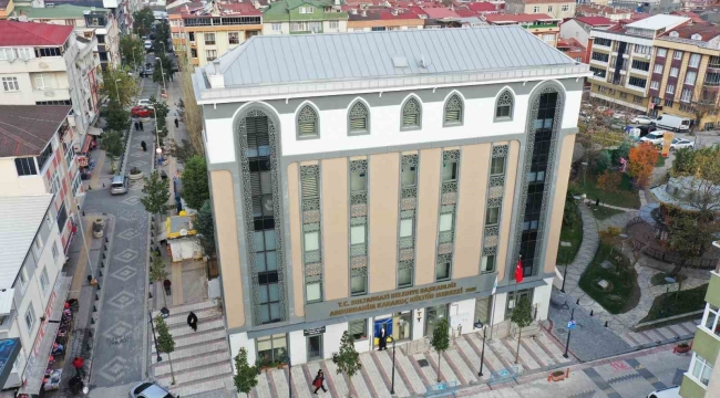 Sultangazililer Abdurrahim Karakoç Kültür Merkezi'ne büyük ilgi gösteriyor