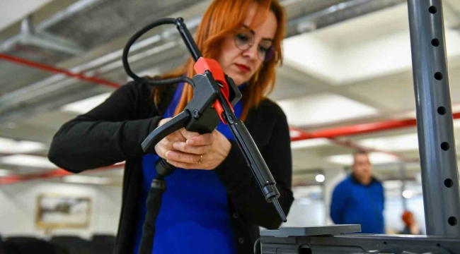 Ankara Büyükşehir Belediyesinden 'Sanayide Neet Kadınlar Projesi'ne destek