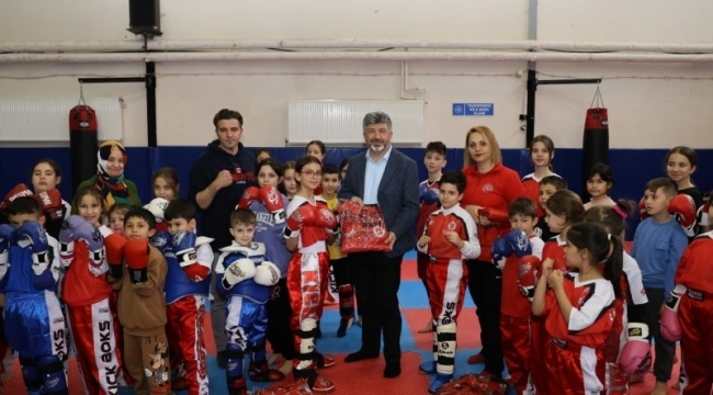 Gediz'de sporculara malzeme desteği
