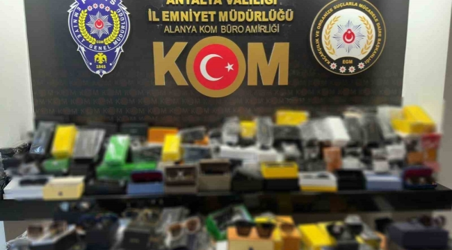Antalya'da 4 ilçede kaçakçılık operasyonu