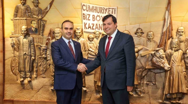 Başkan Çakın, Uşak'taki çalışmaları Bakan Kacır ile paylaştı