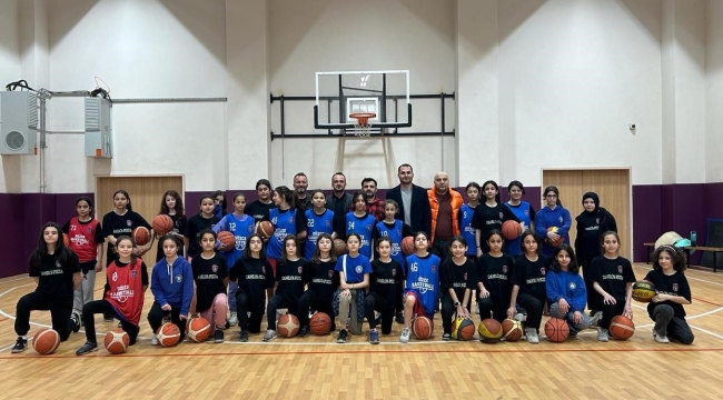 Düzce'de yetenekli ve gelişim vaat eden sporcu adaylarına basketbol eğitimi