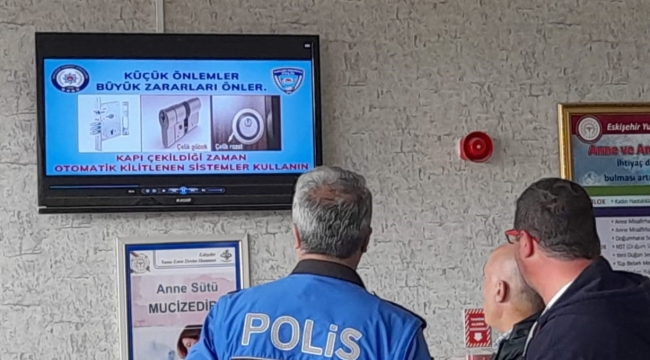 Emniyet Müdürlüğü " Hırsızlık ve İletişim Yoluyla Dolandırıcılığı" led ekranlarda vatandaşlara gösterdi