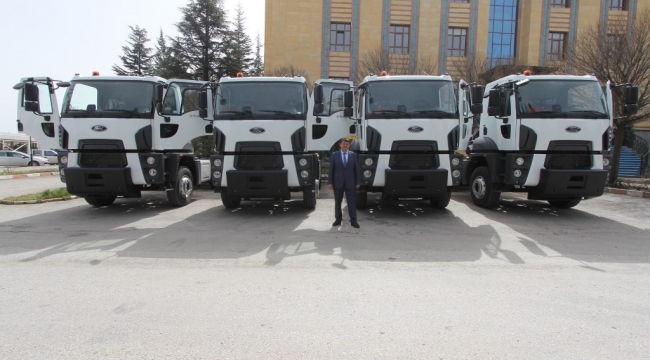 Kütahya İl Genel Meclisi Başkanı Muammer Özcura: "8 yeni kamyon Özel İdaremize güç katacak"