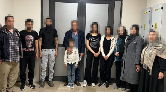 Afyonkarahisar'da 9 düzensiz göçmen yakalandı
