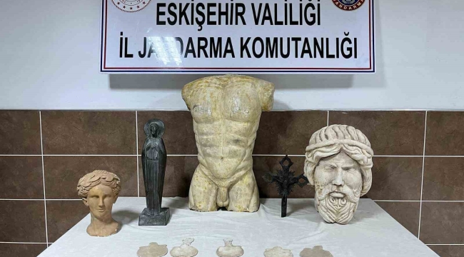 Afyonkarahisar'dan Eskişehir'e müşteri aramaya gelen tarihi eser kaçakçısı yakalandı