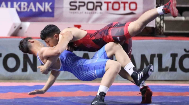 Ahmet Ayık U15 Erkekler Serbest Güreş Türkiye Şampiyonası sona erdi