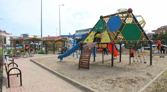 Alanya Belediyesinden Oba Mahallesi'ne yeni çocuk parkı