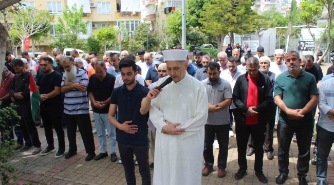 Alanya'da Gazze'de hayatını kaybeden Müslümanlar için gıyabi cenaze namazı kılındı