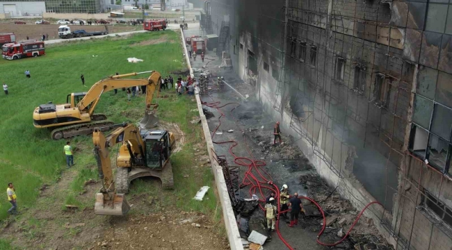 Ankara'da sanayi bölgesinde çıkan yangına müdahaleler devam ediyor