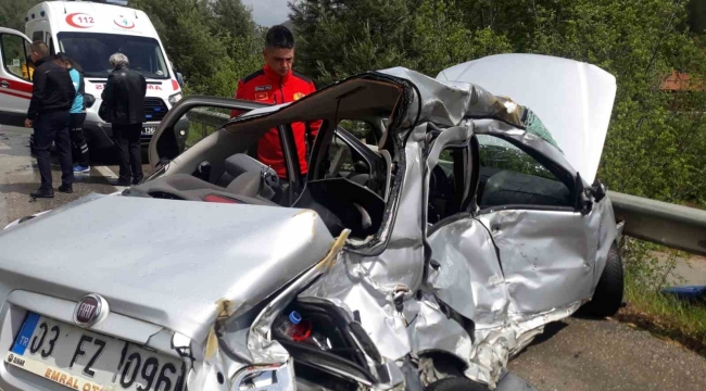 Antalya- Isparta yolunda otobüs ile çarpışan otomobil sürücüsü hayatını kaybetti
