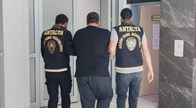 Antalya'da 15 yıl hapisle 11 yıldır aranan firari yakalandı