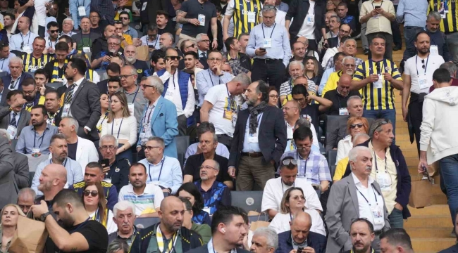 Başkan Koç ve İsmail Kartal tezahüratlarla stada geldi