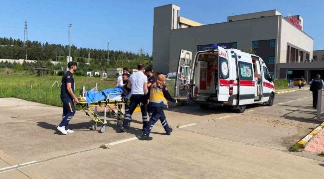 Diyarbakır'da parmağı kopan genç ambulans helikopter ile hastaneye sevk edildi