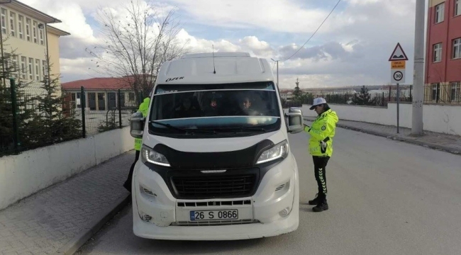 Eskişehir'de 576 okul servisine 17 bin 690 lira trafik cezası kesildi
