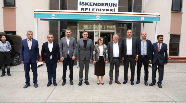 Gaziantep Büyükşehir Belediyesi, İskenderun'da sahaya indi