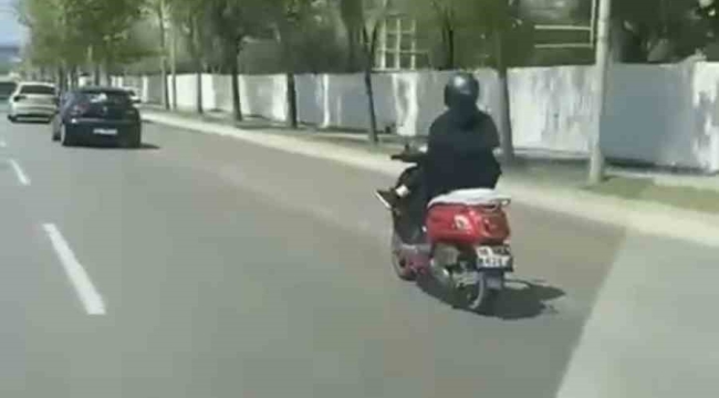 Gençlerin motosikletle tehlikeli yolculuğu...