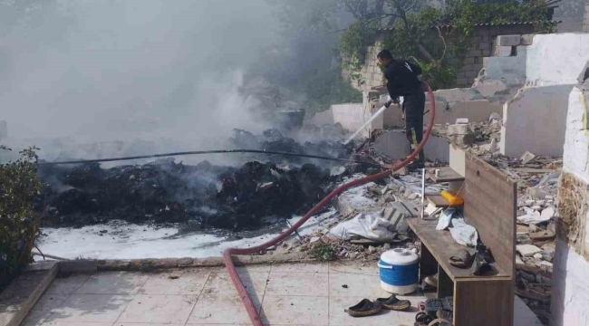 Reyhanlı'da çıkan çadır yangını söndürüldü